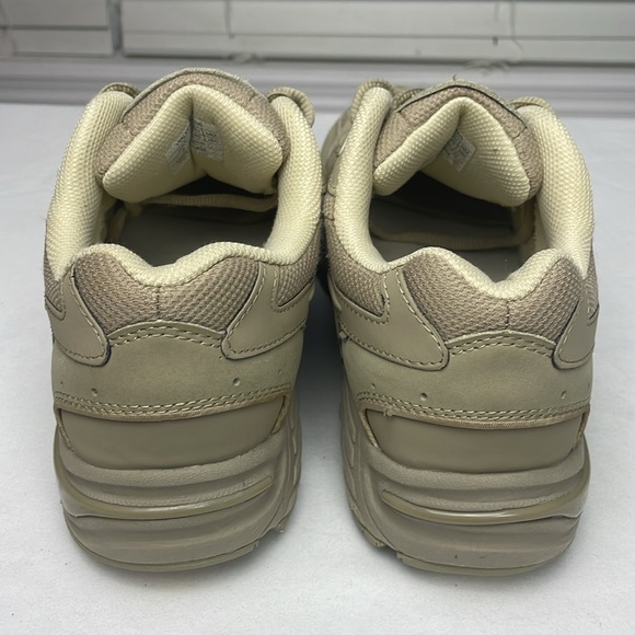 EUC Women’s VIONIC Walker Taupe Sneakers Size 9 - Picture 4 of 8
